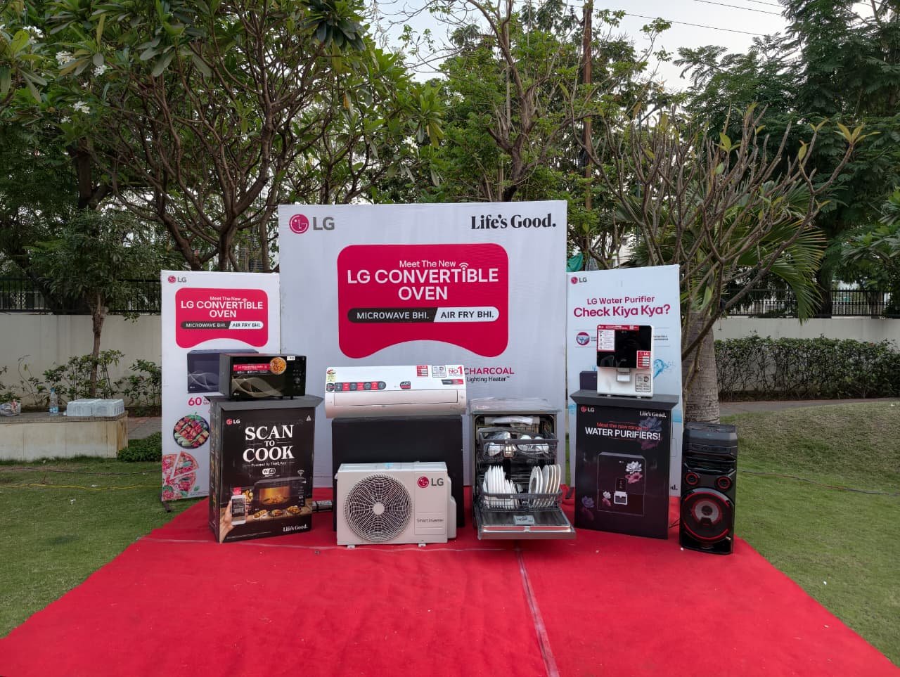 Outdoor LG product activation with branded backdrops
